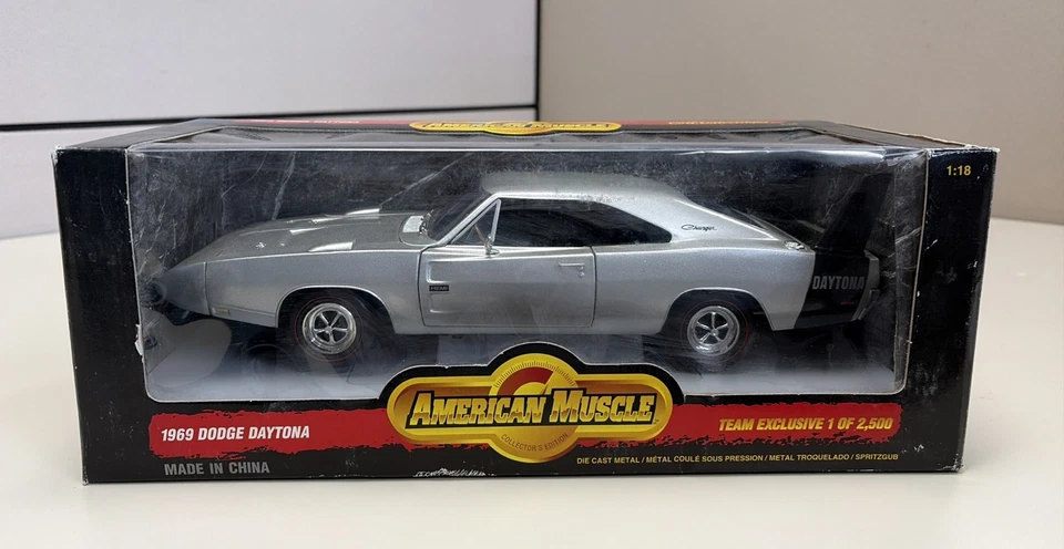 Ertl 7530 American Muscle 1969 Dodge Daytona silber Diecast Modellauto 1/18