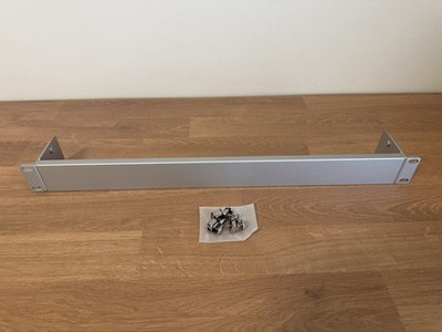 Ubiquiti UniFi Silver 1U Rack Mount Brush OCD Panel for 19'' Network Rack or Serv
