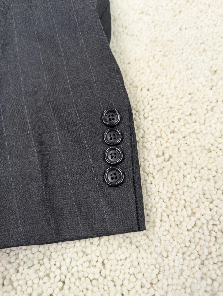 Jos A Bank Suit Mens 44R 36x28 Gray Pinstripe Wool 2 Piece Jacket Pants Pleated - Image 3 of 4
