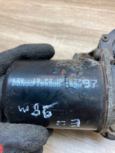 159200 1920 Denso Mitsubishi Galalant Window wiper motor - Picture 5 of 7