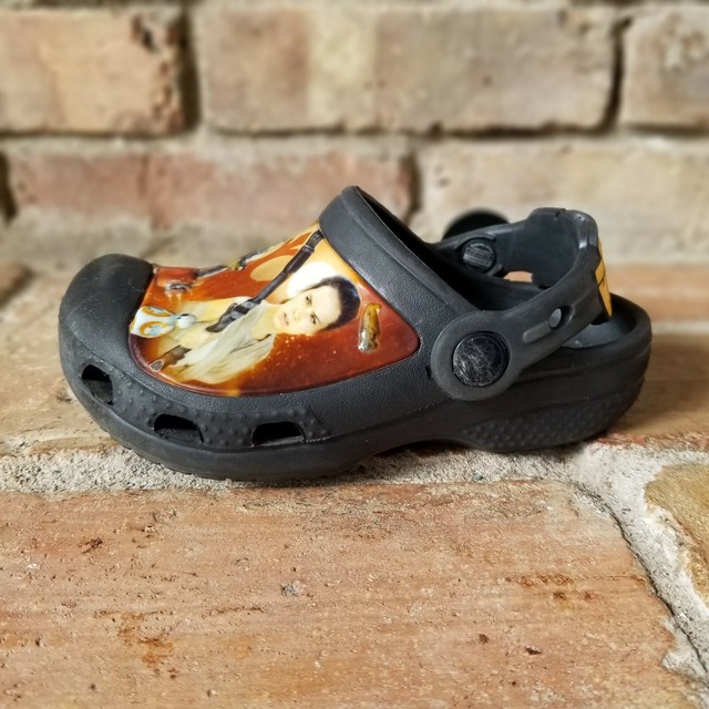 boys star wars crocs