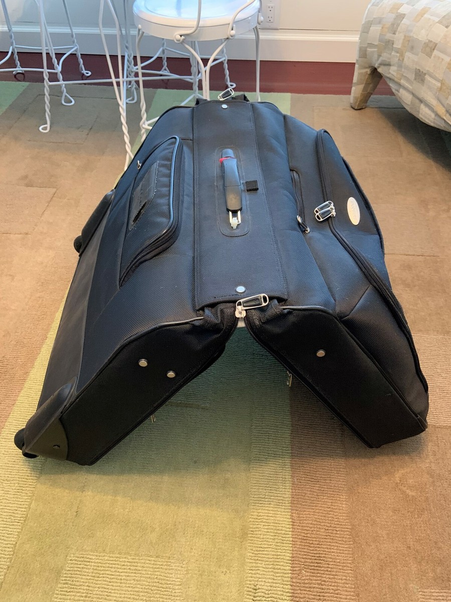 Black Softside Samsonite #1919 Luggage 20' x 24