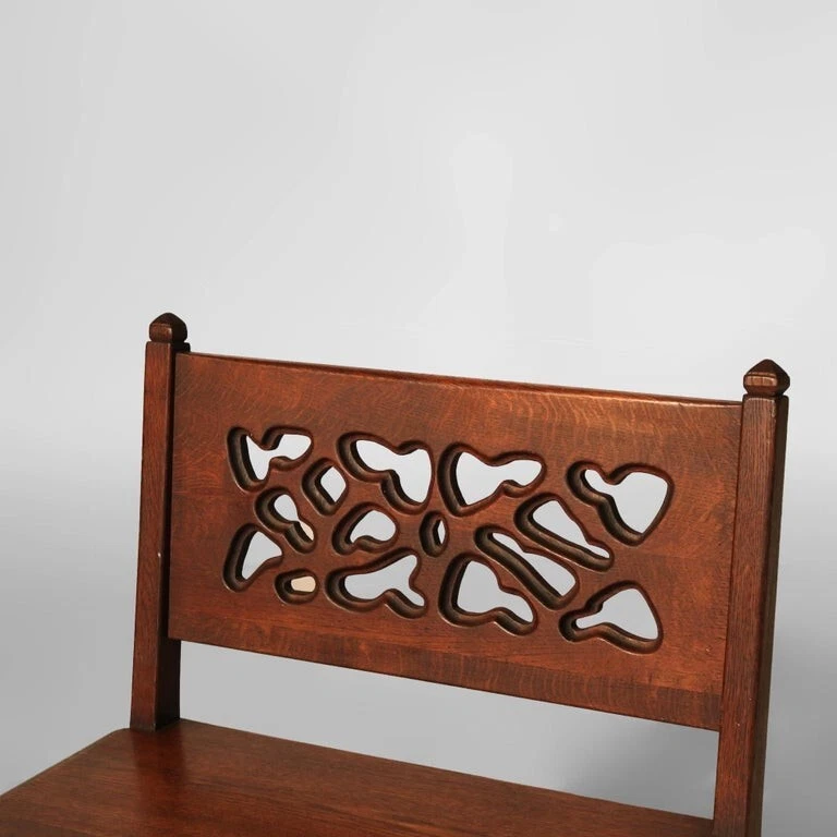 Antiguo banco pequeño de roble tallado artesanal gótico C1920 Foto 3 de 4