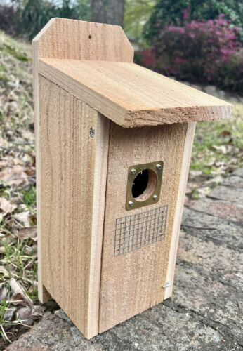 Cedar Blue Bird Box House Wood Hand Made House Audubon Wren Chick Bluebird New - Picture 1 of 18