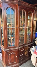 Thomasville Collector's Cherry China Cabinet