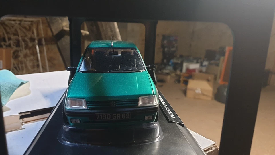 peugeot 205 gti griffe 1/18 norev - Photo 2/4