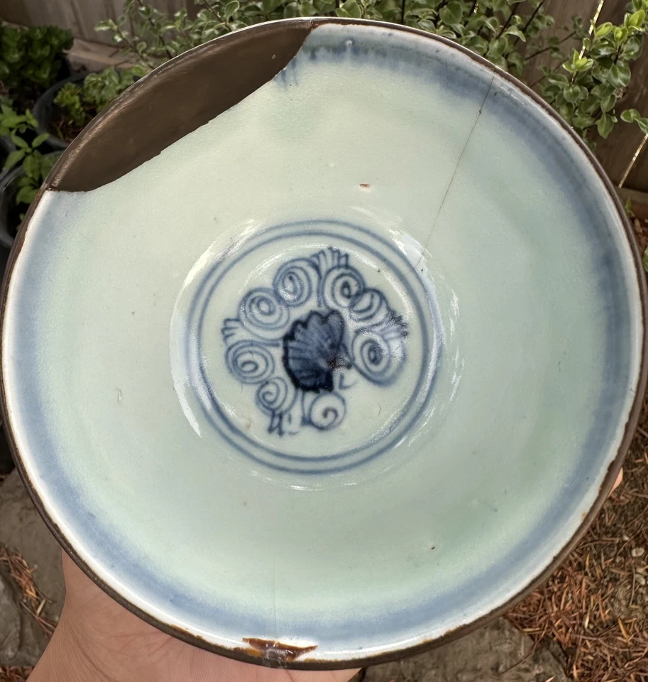 Antiguo cuenco chino de porcelana azul y blanco de la dinastía Ming Foto 3 de 4