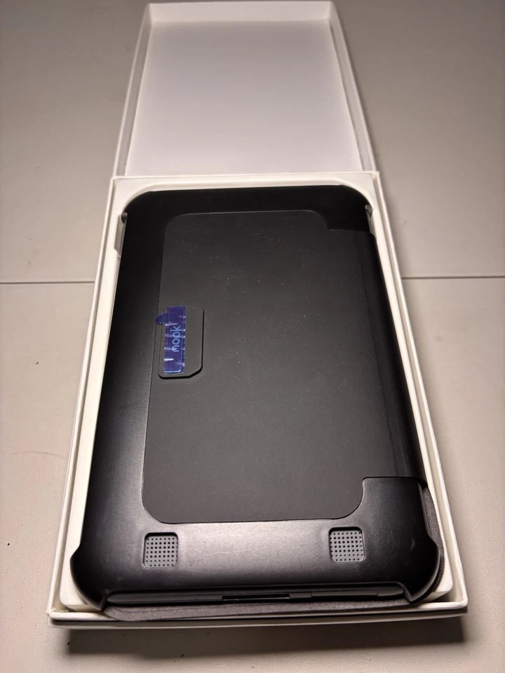 Barnes & Noble Nook HD+ E-Reader Tablet 7" Wifi 16GB - Image 4 of 4