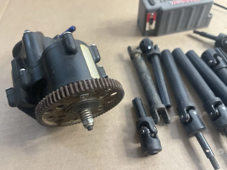 traxxas t maxx 2.5 transmission - Image 2 of 4