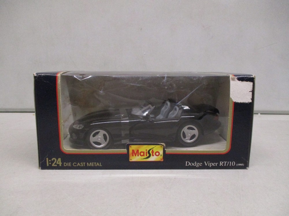 Maisto 1995 Dodge Viper RT/10 1/24 AA
