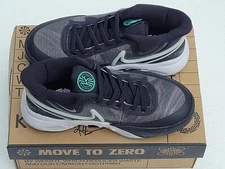 Nike Kyrie 8 GO Low University Youth Kids Size 3Y Basketball Shoes DQ8077-001