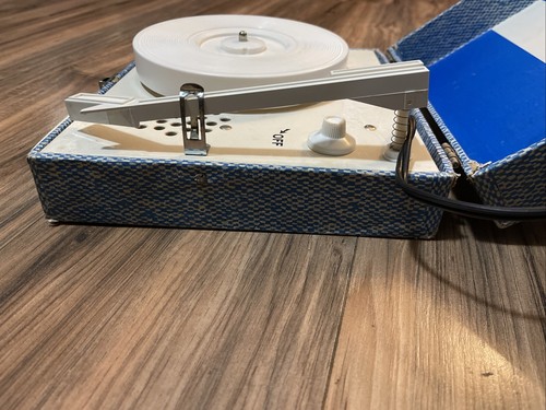 Vintage deJAY Model SP5 Record Player - 33RPM & 45RPM - Picture 9 of 22