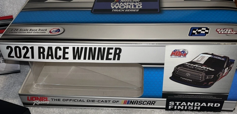 2021 #18 Chandler Smith Safelite Bristol Truck Raced Win 1/24 NASCAR Diecast - Image 4 of 4