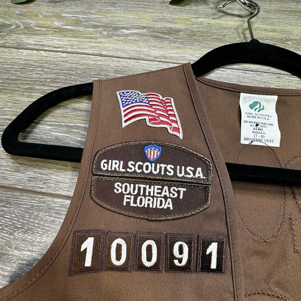 Vintage Girl Scouts Brownie Vest Size Small 7-8 Attached Patches South Florida - Image 3 of 4