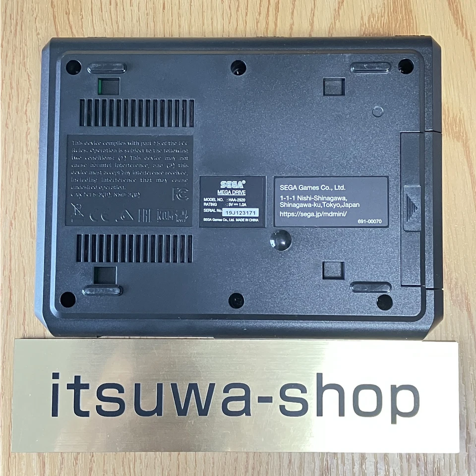 Consola Sega Mega Drive Mini HAA-2520 Genesis 42 juegos con caja probada - Imagen 4 de 4