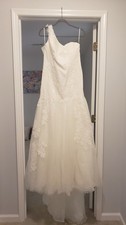White by Vera Wang One Shoulder Lace Wedding Dress Color: Ivory Size 12