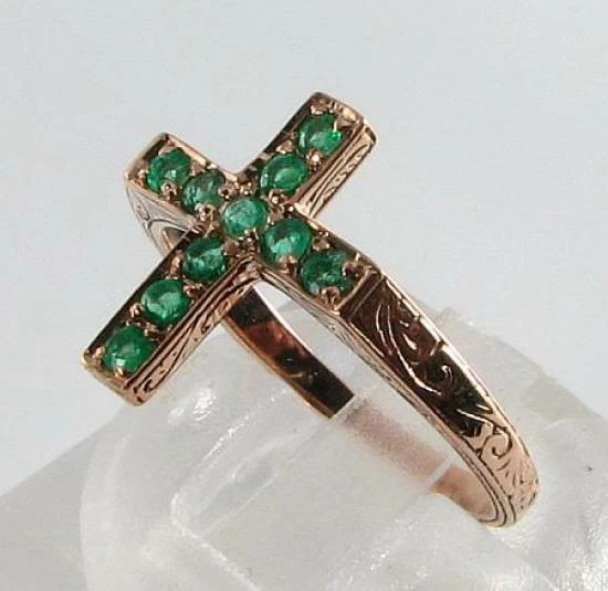Anillo Cruz Art Deco de Oro Rosa 9K con Esmeralda Colombiana Natural