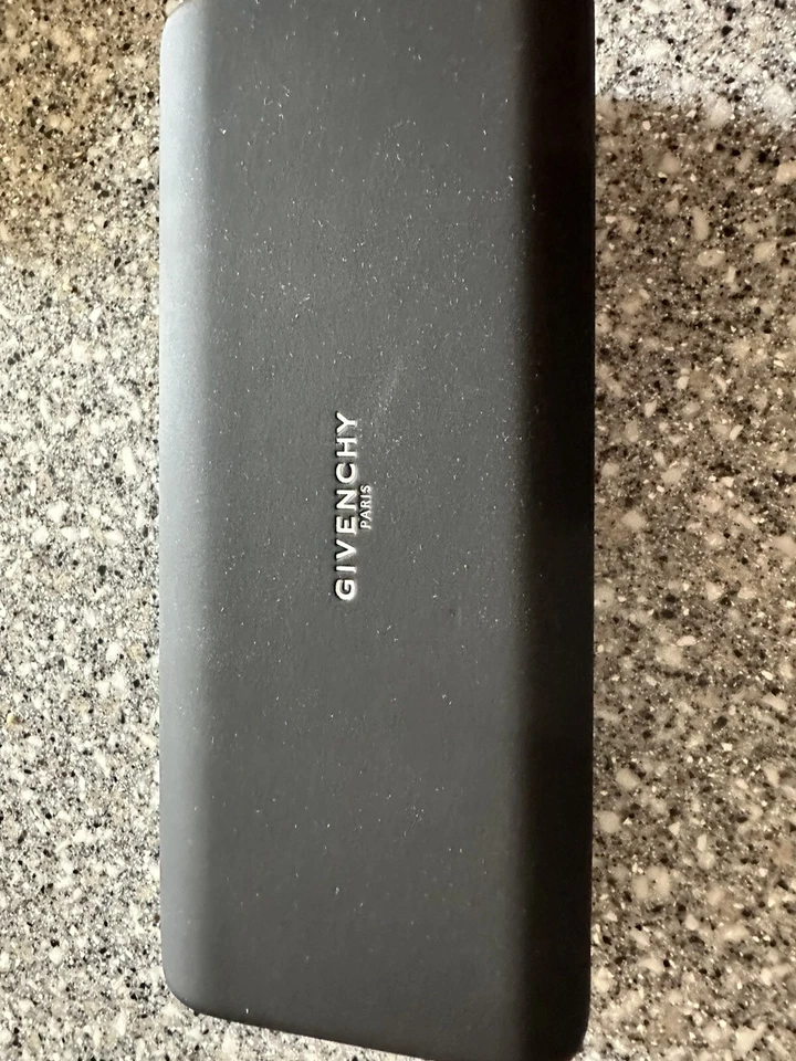 Gafas de sol Givenchy doradas de diseñador con marco cuadrado Foto 4 de 4