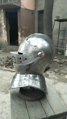 Antiker Helm Mittelalterlicher Ritter Metallturnier Helm mit enger Rüstung Helm - Bild 1 von 4