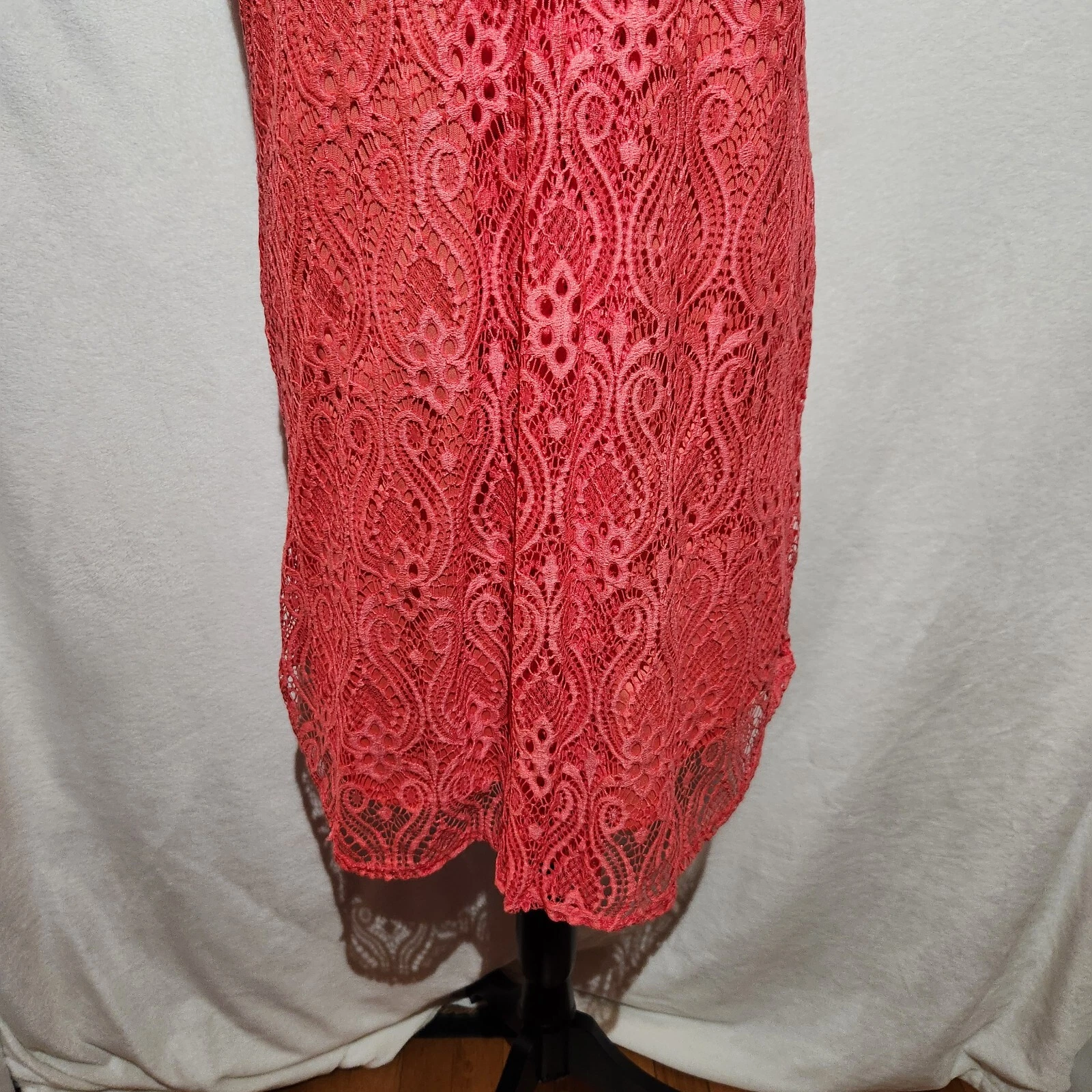 Abito Kay Celine pizzo corallo finto avvolgente svasato cappuccio manica aderente svasato taglia small