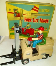 1950'S MODERNTOYS FORKLIFT TRUCK TIN BATTERY OP TOY JAPAN WITH ORIGINAL BOX