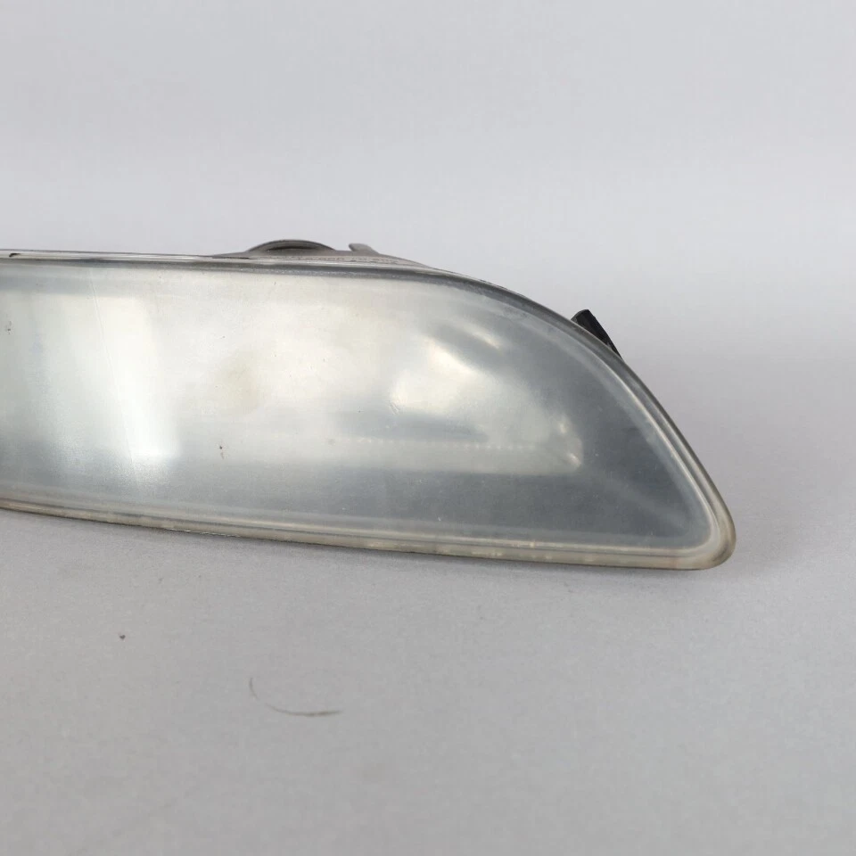Faro antiniebla parachoques derecho Porsche 911 2005-2008 99763108201 OEM usado Foto 3 de 4