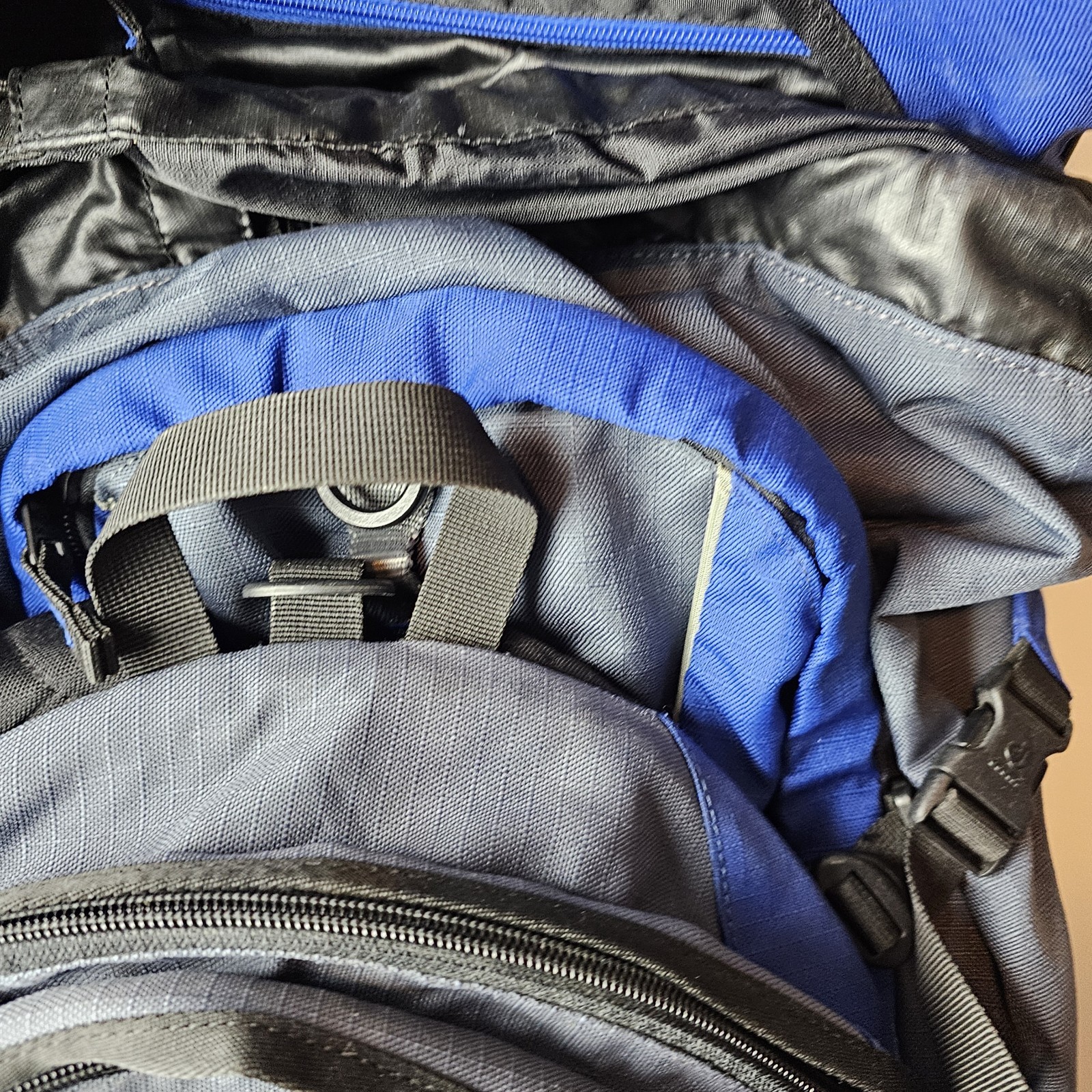 Deuter Quantum 55+10 Blue Trekking Backpack + Rain Luggage Cover Travel Hiking