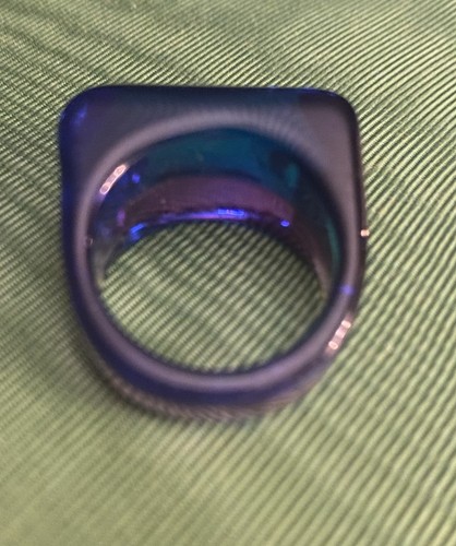 Vintage Lucite Ring Size 7? - Picture 4 of 4