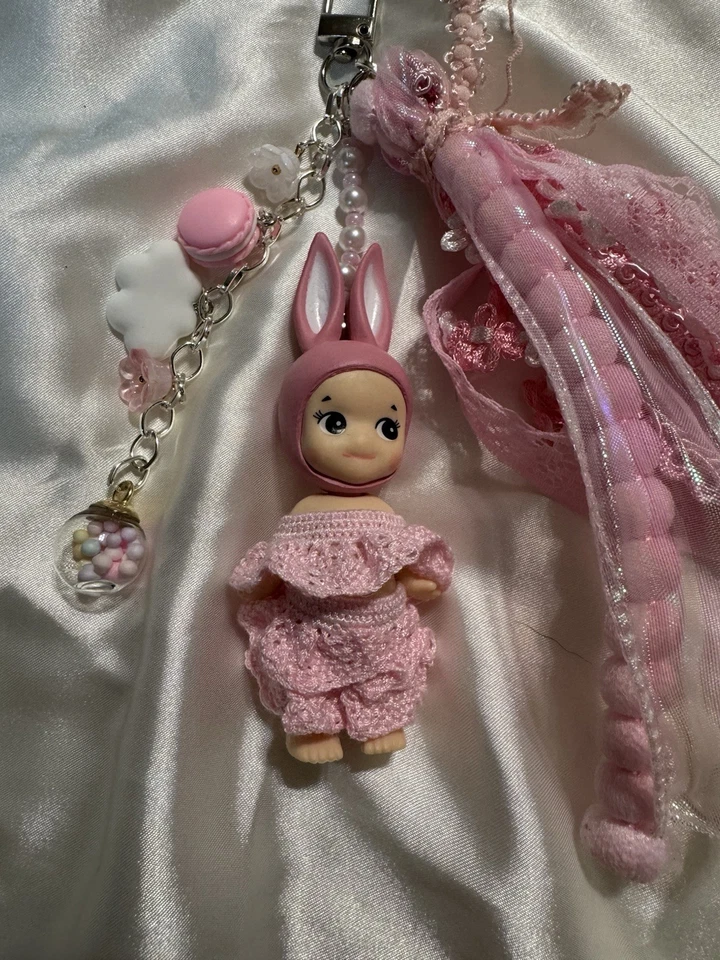Dije de bolso de muñeca conejo rosa personalizado - Sonny Angel Dupe - Linda idea de regalo Foto 2 de 4