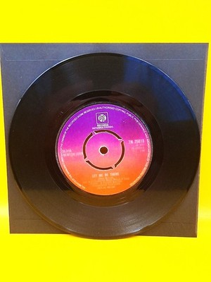 Olivia Newton-John - Let Me Be There 1973 UK 7'' Vinyl Single 7N25618