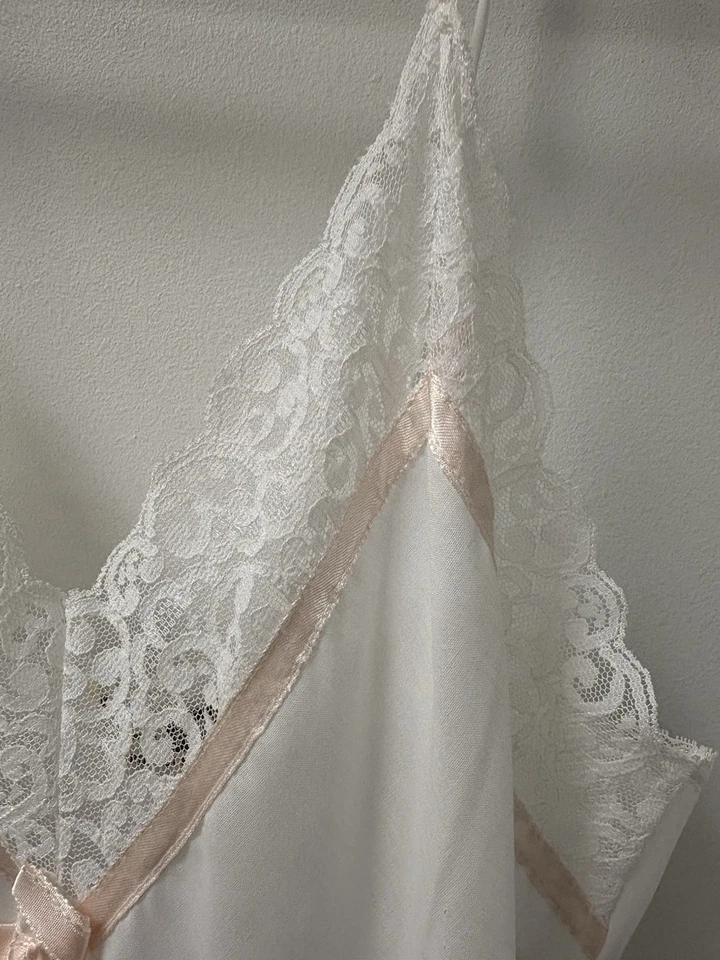Camisón Sears años 70 blanco con algodón rosa y encaje sin cordones maxi largo Foto 3 de 4