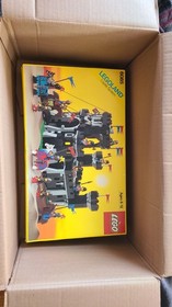 LEGO Black Monarch's Castle 6085 Near Complete W Box