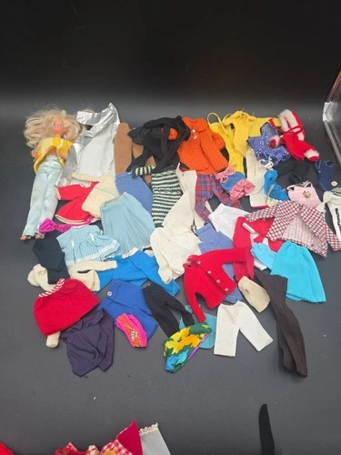 New ListingVintage Barbie With Over 125 Piece Of Clothing