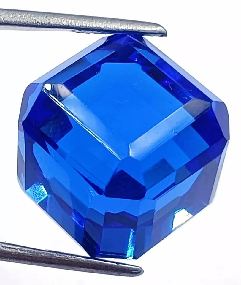 44.55 CT BLUE SAPPHIRE CUBE LAB-CREATED TRANSPARENT LOOSE GEMSTONE - Image 3 of 4