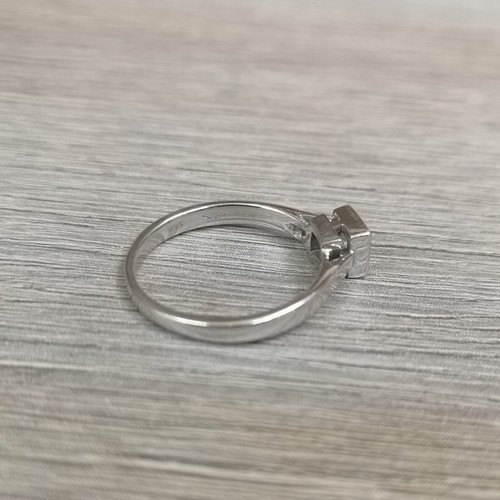Anello solitario in oro bianco 18 kt taglio principessa 0,3 ct - Foto 9 di 12