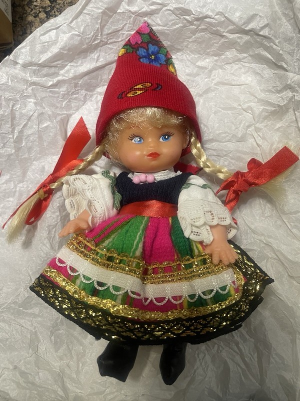 Vintage Polish Folk Doll – Traditional Łowicz Costume 8”