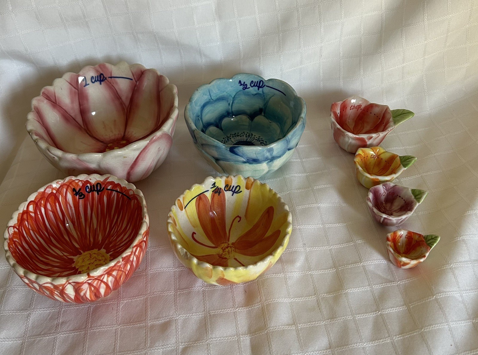 Anthropologie Set of 4 Nesting Floral Measuring Cups By Biscuit & Flower Spoons