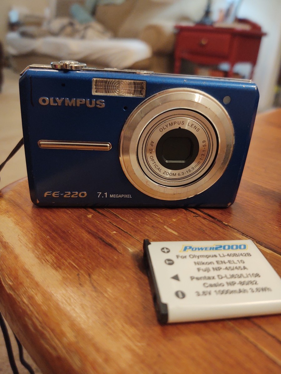 Olympus FE-220 7.1MP Digital Blue Camera Tested battery & Charger
