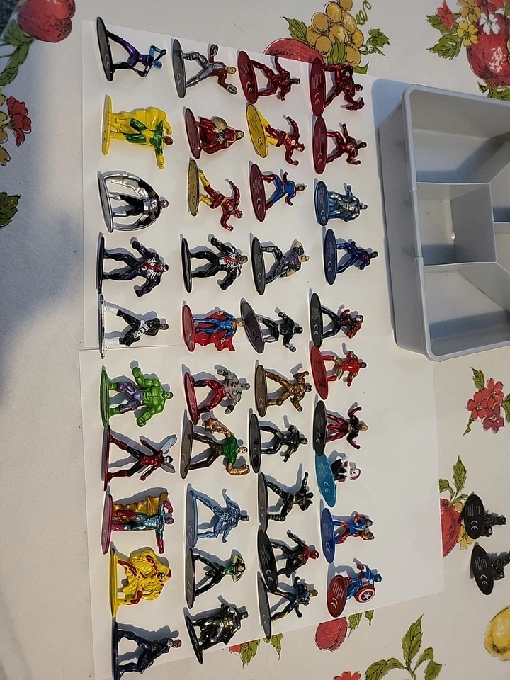 Jada Toys Marvel DC Comics Nano Metalfigs Mini Figures Die Cast Metal Lot 40 Cas - Image 2 of 4
