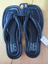 New Womens No Boundaries Puffy Flip Flop Size 6 Black Memory Foam Flat