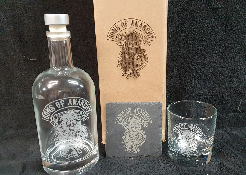 Sons of Anarchy Reaper decanter box set can be personalised - Image 2 of 4