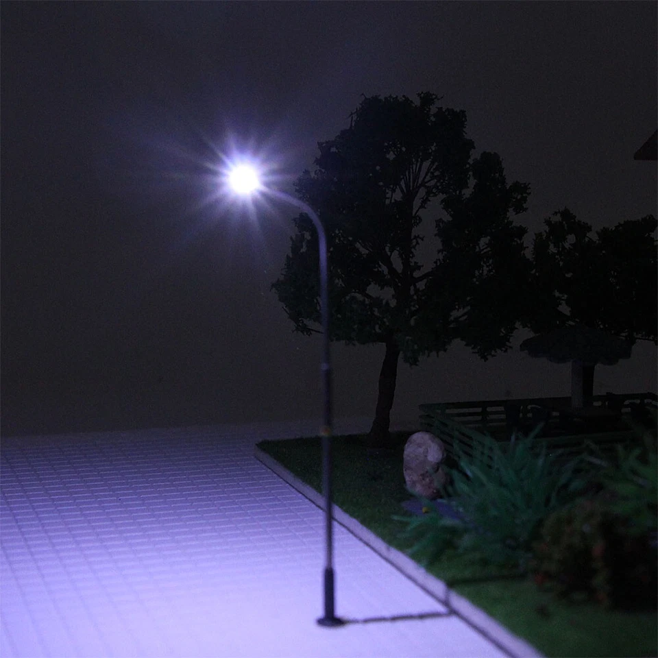 LQS07 20-50pc Model Railway White Lamp Post Street Light HO TT Scale Single Head - Image 4 of 4
