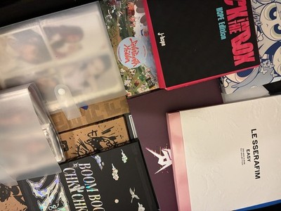 20 Kpop albums in good condition packages might have dents