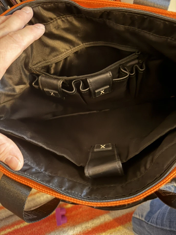 BJX NYC Bolso de Hombro / Bolso de Mano con Bolsa para Laptop Acolchada e Impermeable Foto 2 de 4