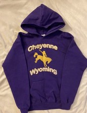 Girls Cheyenne Wyoming purple sweatshirt, Sz Lg