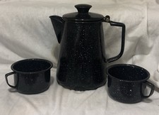 Juego de cafetera y 2 tazas vintage esmaltadas Cinsa negras con color blanco moteado