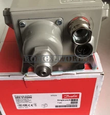 ONE NEW DANFOSS Pressure switch KPS33 060-310366 060-3103