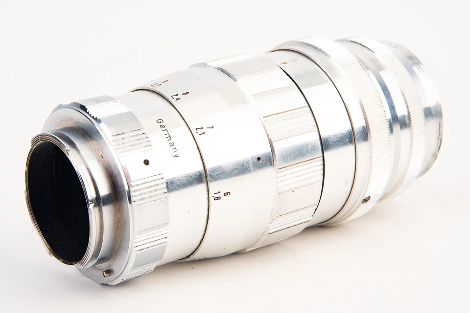 Exakta Mount Telisar C 13.5cm 135mm f/3.5 Telephoto Portrait Lens with Caps V28 - Image 4 of 4