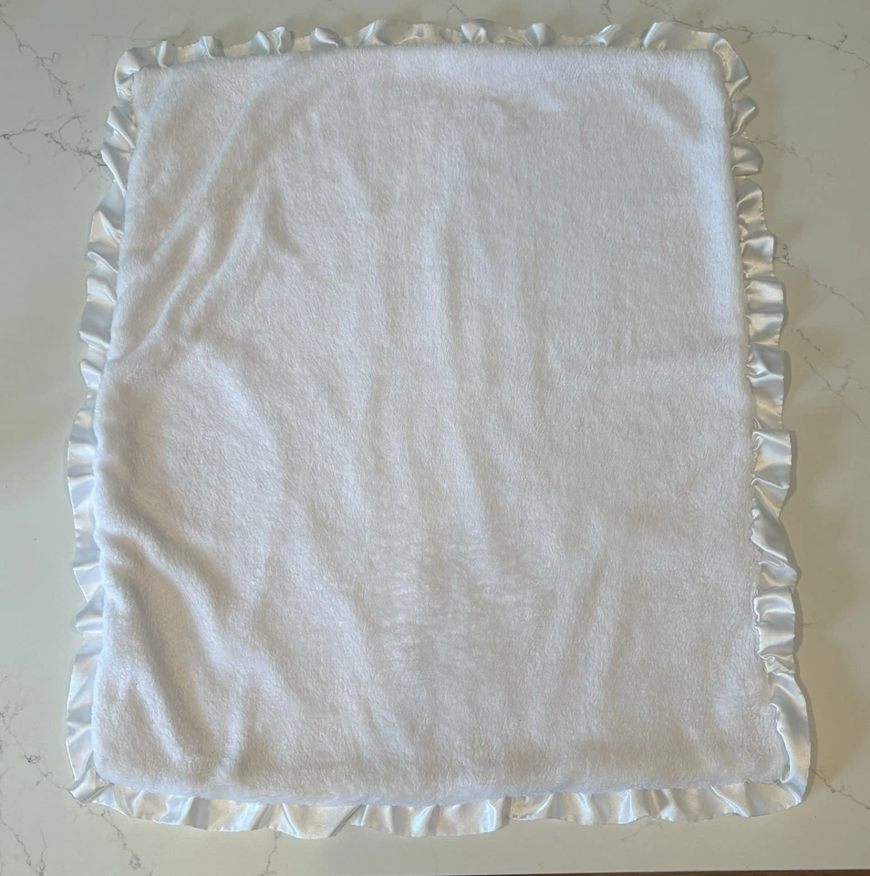 Mantas y más allá Cachorro Perro Bebé Niña Manta de Seguridad Rosa Blanco Borde Satinado Foto 2 de 4