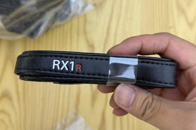 For Sony DSC-RX1R DSC-RX1RM2 RX1R Mark II Camera Shoulder Strap NEW Original
